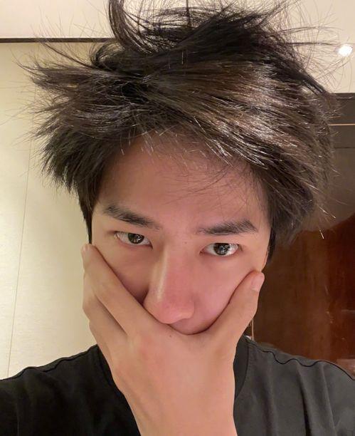 王一博自拍爆料视频合集,揭秘偶像日常瞬间 第2张 王一博自拍爆料视频合集,揭秘偶像日常瞬间 第2张